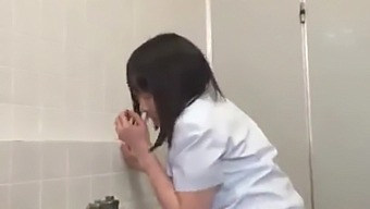 Asian beauty gives a mind-blowing blowjob