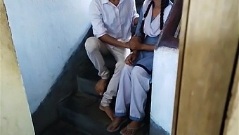 القذف في الفم بعد ممارسة الجنس مع مدرس المدرسة الهندي بجودة عالية الدقة